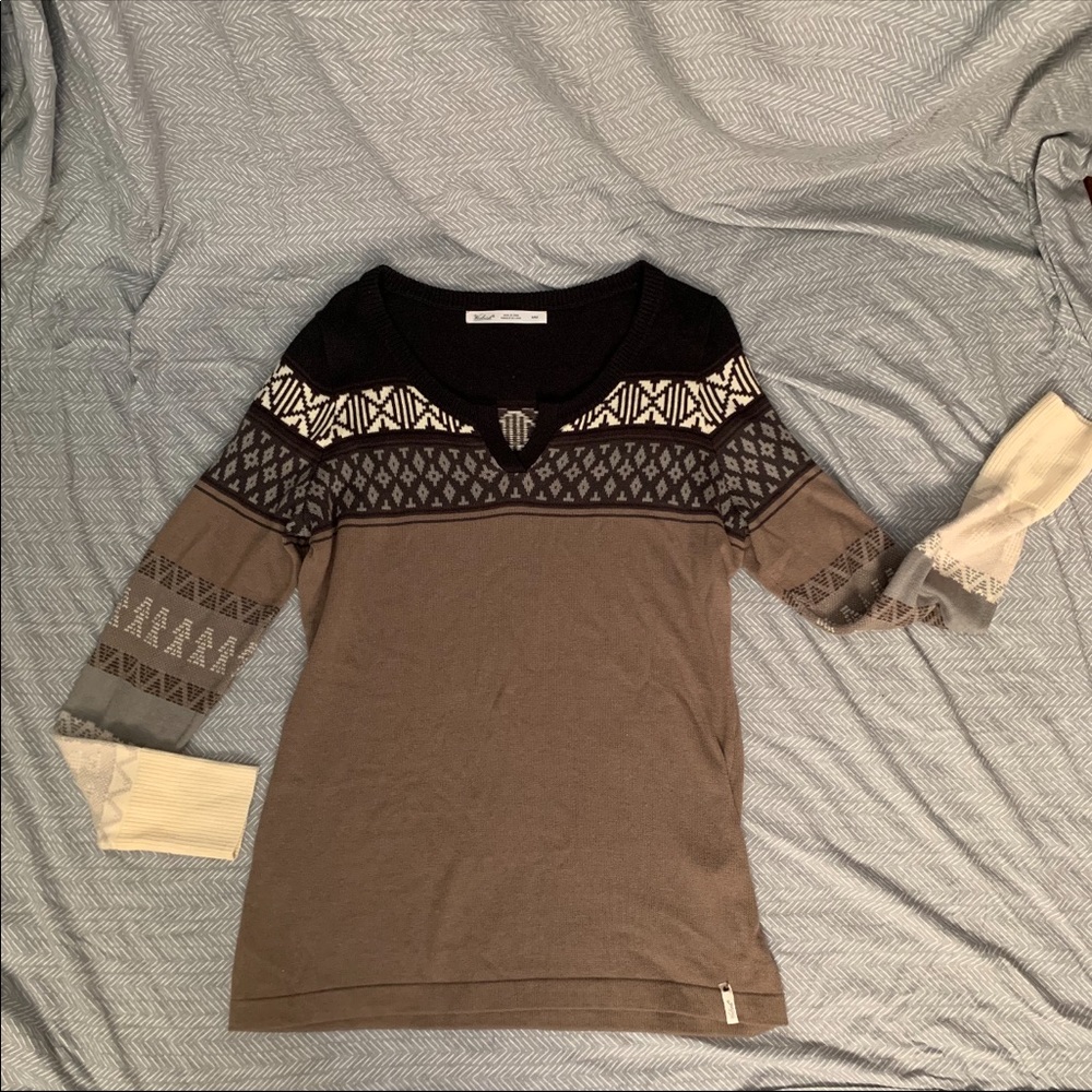 Woolrich women’s vneck sweater